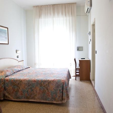 Hotel Latini 리미니 외부 사진