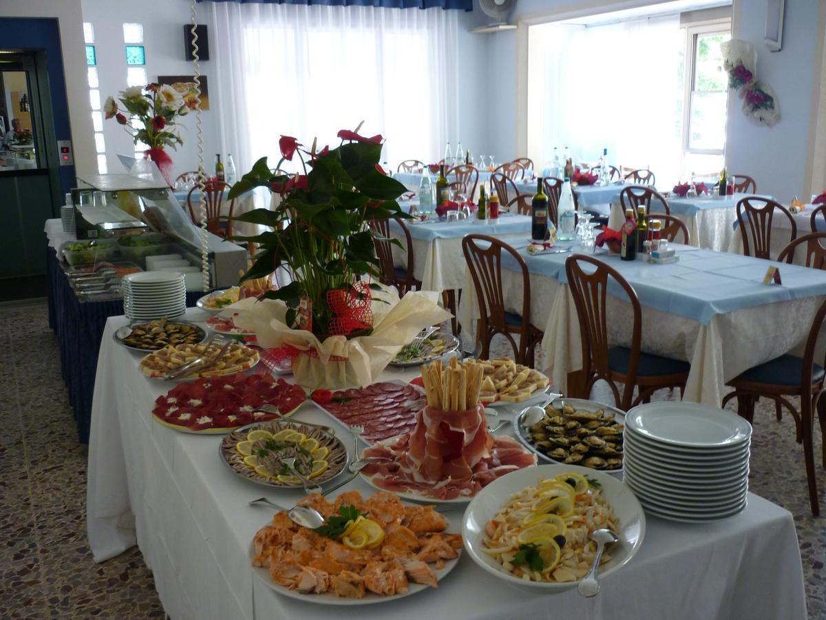 Hotel Latini 리미니 외부 사진