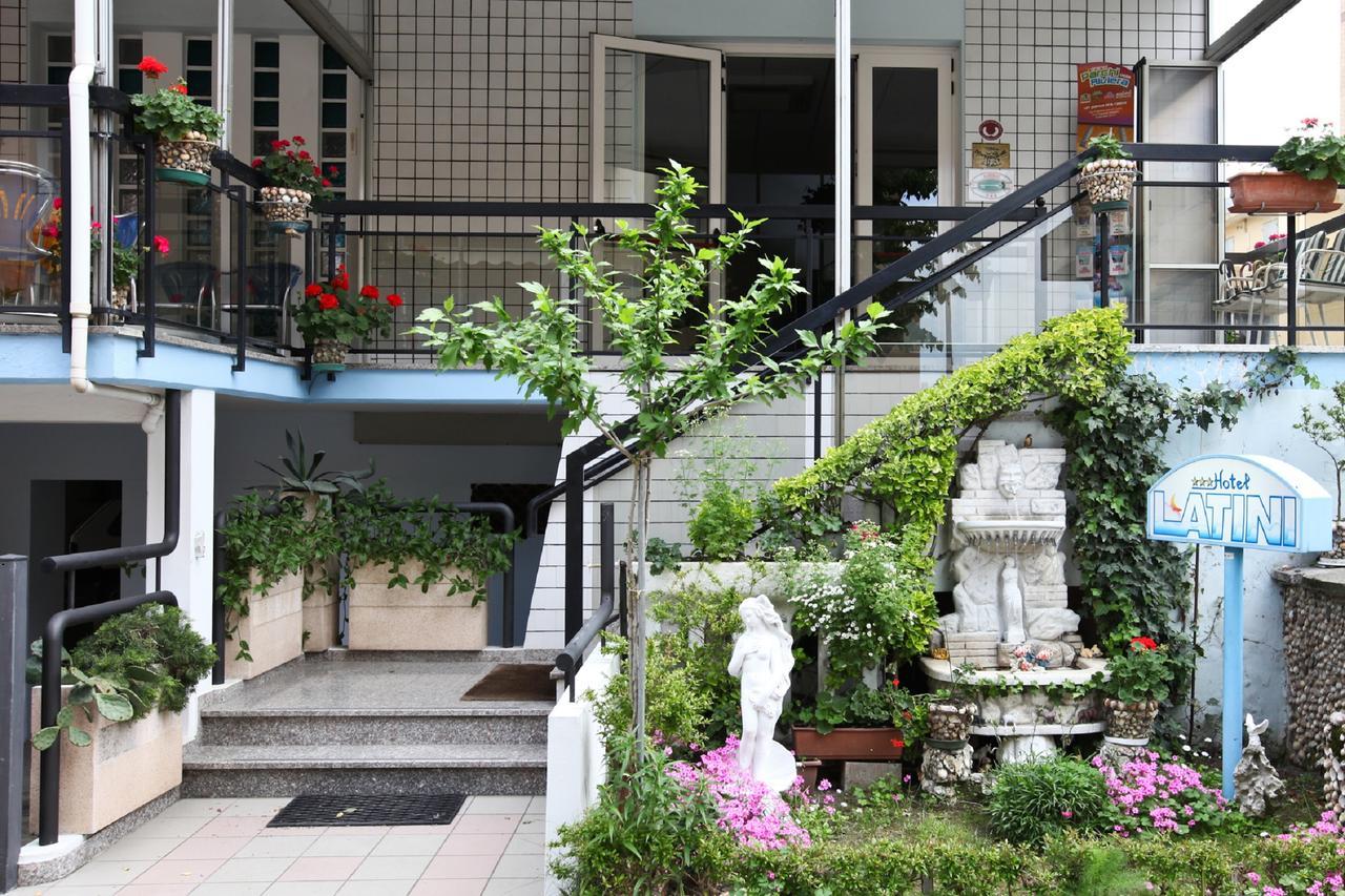 Hotel Latini 리미니 외부 사진