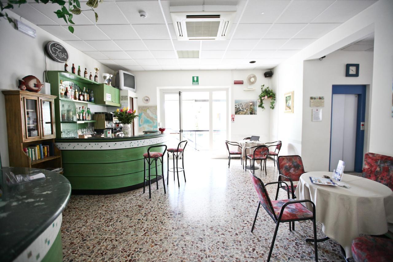 Hotel Latini 리미니 외부 사진