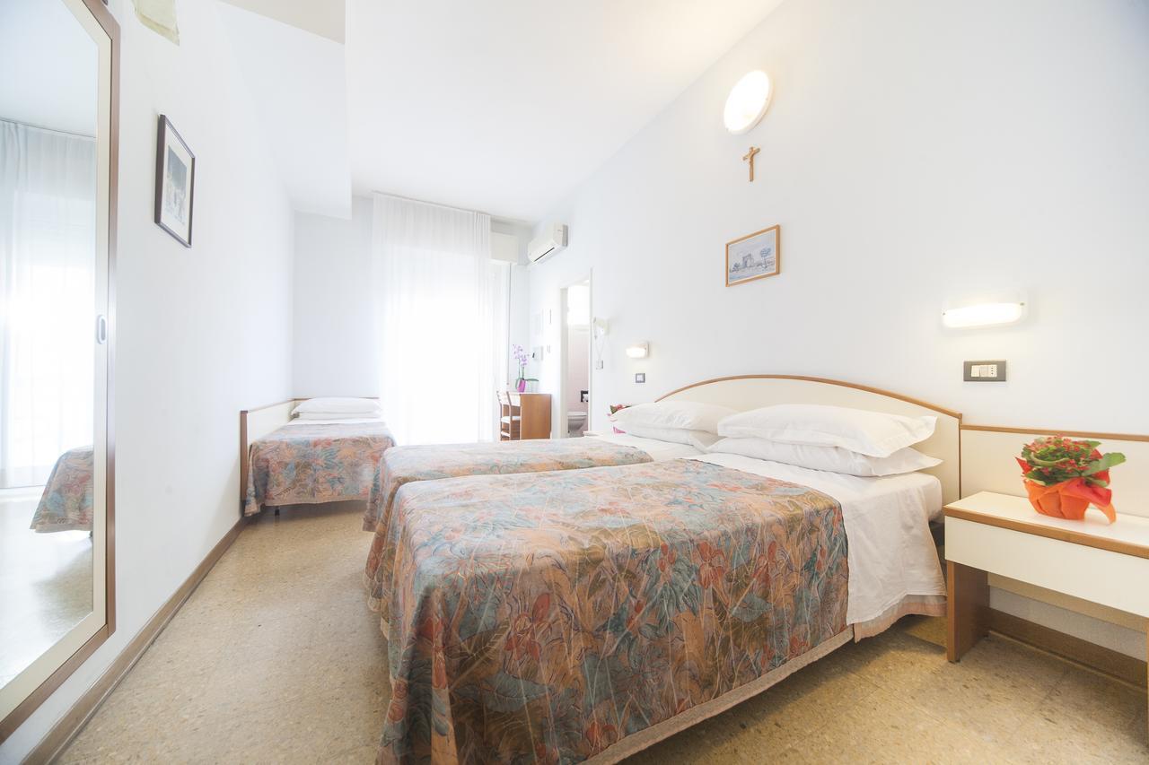 Hotel Latini 리미니 외부 사진