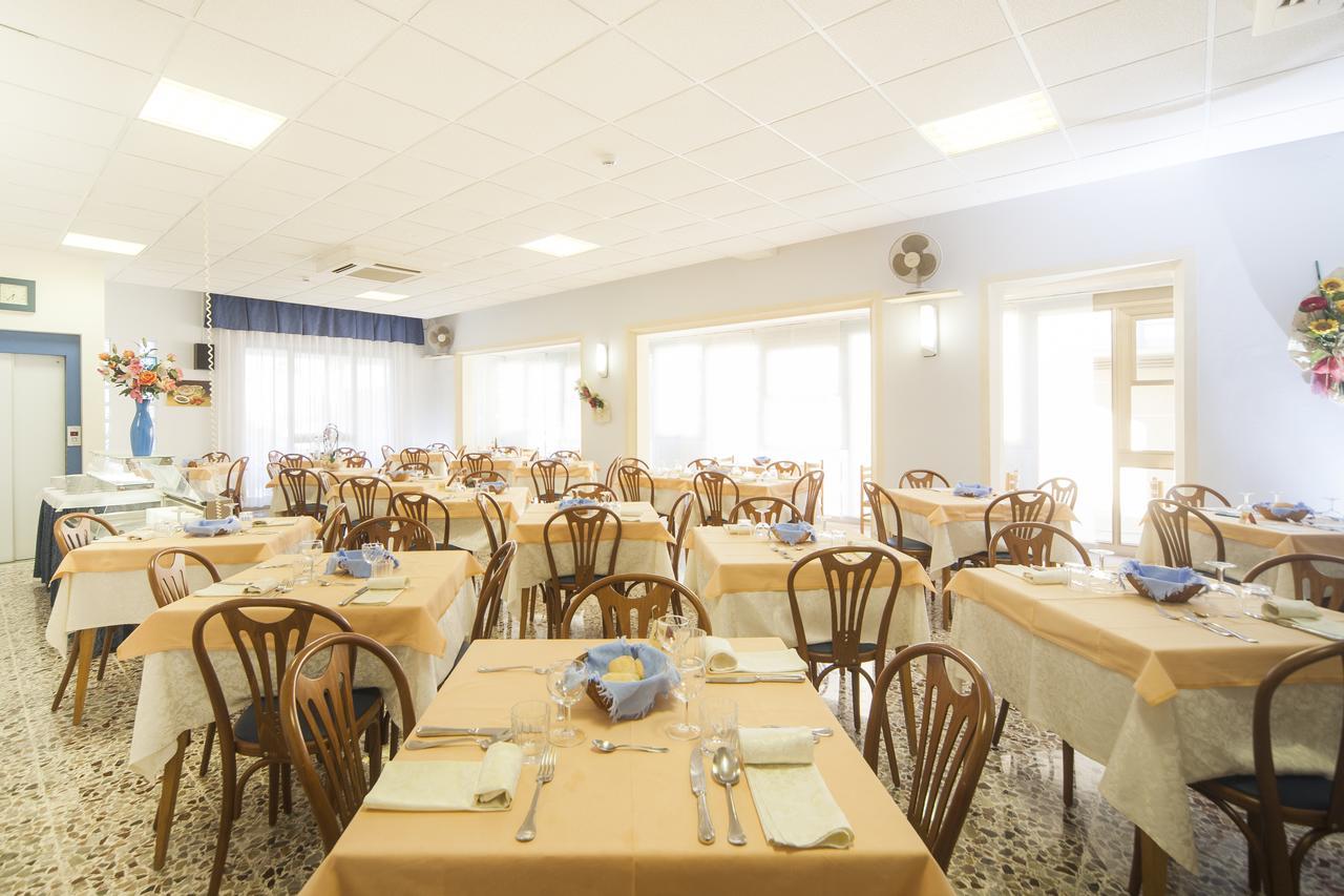 Hotel Latini 리미니 외부 사진