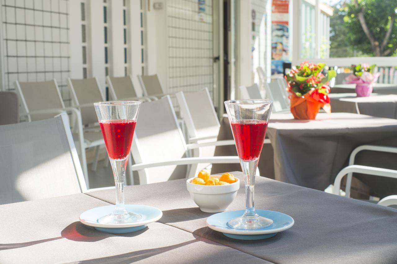 Hotel Latini 리미니 외부 사진