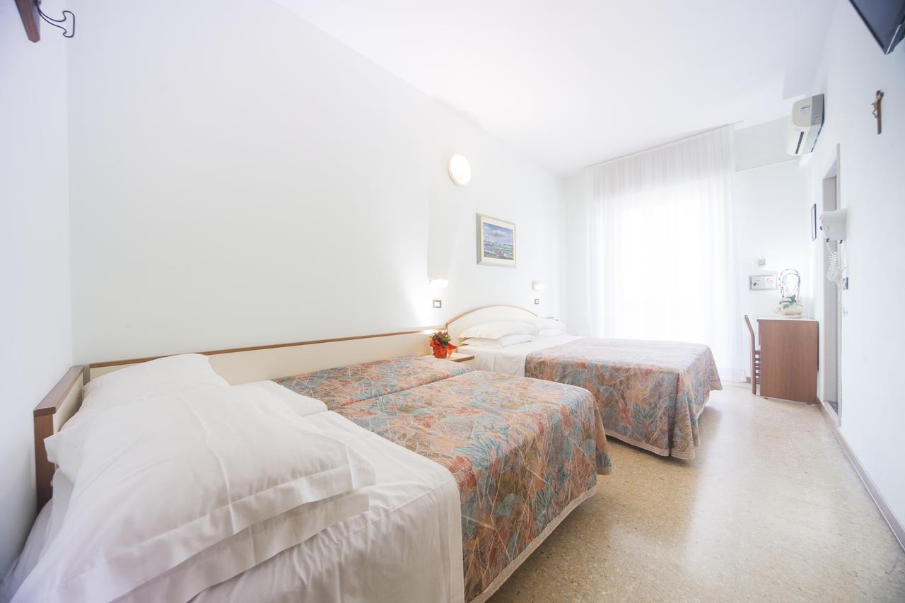 Hotel Latini 리미니 외부 사진