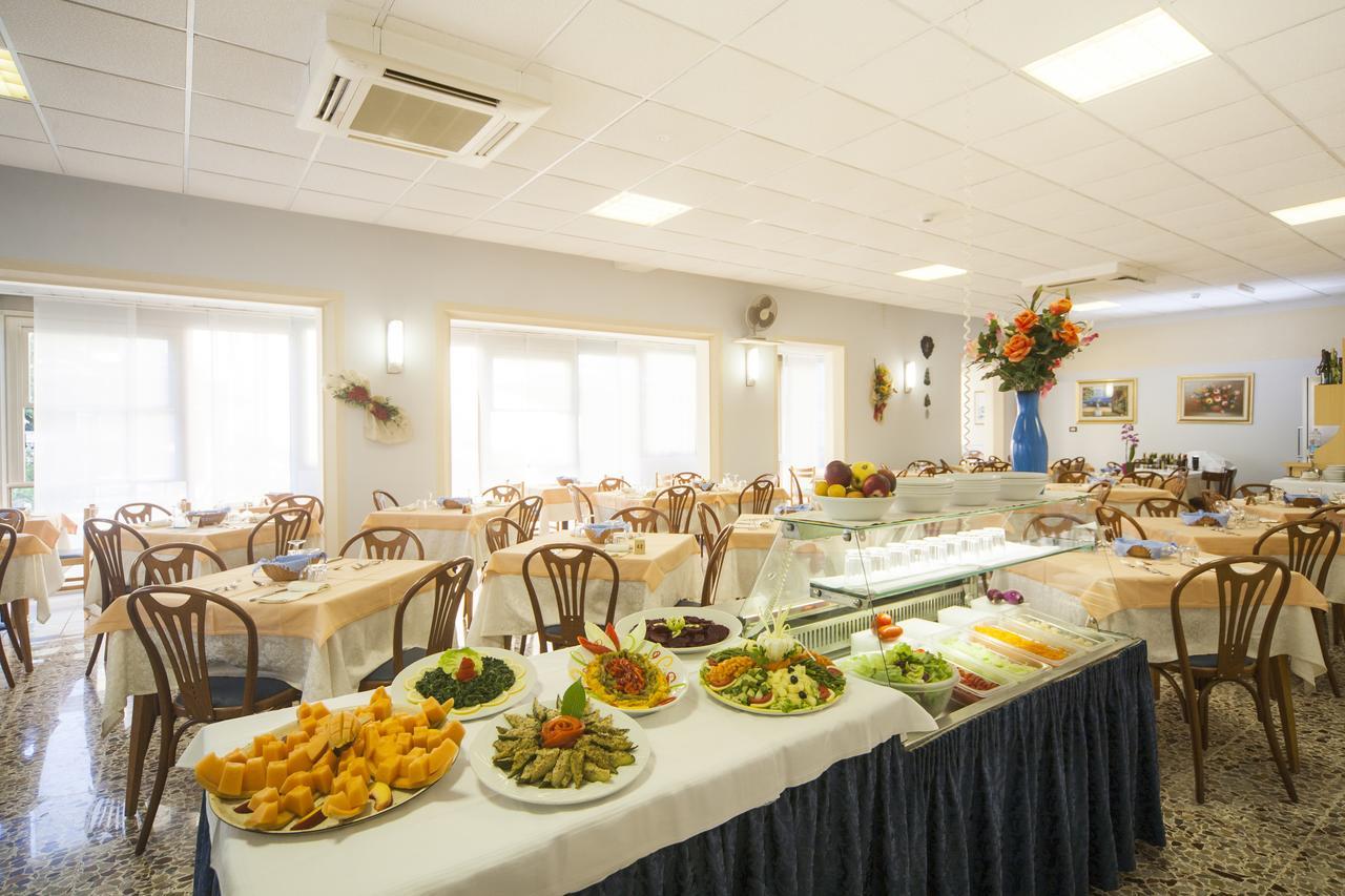 Hotel Latini 리미니 외부 사진