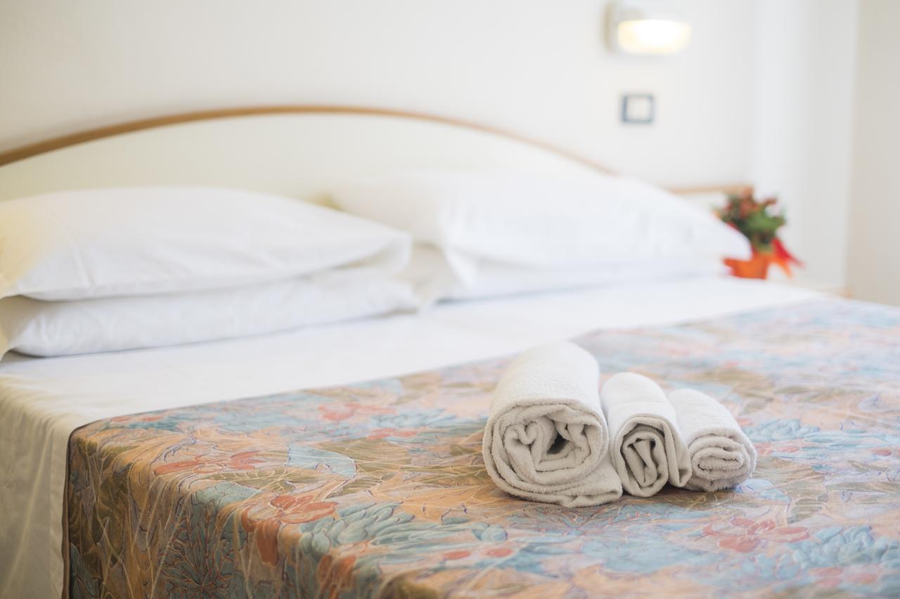 Hotel Latini 리미니 외부 사진